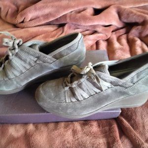 Easy Spirit suede 10M Taupe booties